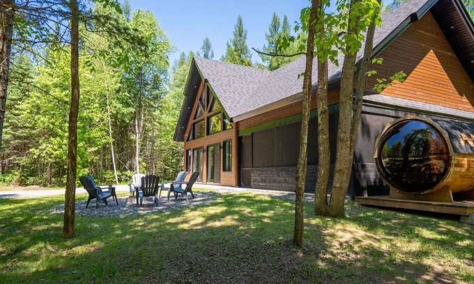 Matawinie Regional County Municipality Apartment | Domaine des Pins |Beach |HotTub & Sauna| 4 Chalets