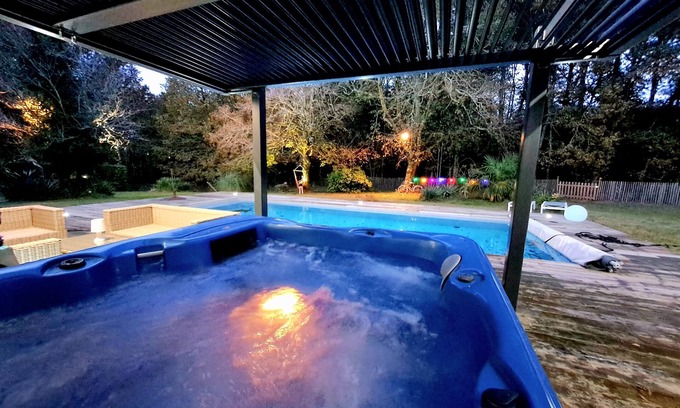 Salles House | Domaine de Cachaou Logis du Pujeau Sauna & Spa Piscine