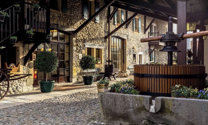 Peney-Dessus Hotel | Domaine De Chateauvieux