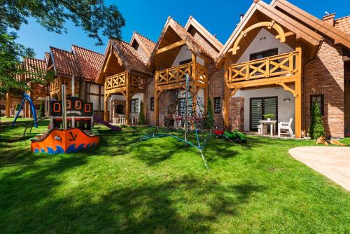 Cetniewo House | Domki Hallerowka Resort