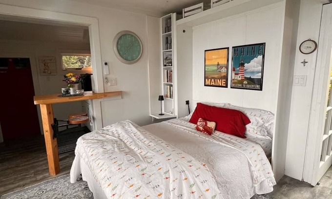 Harpswell Apartment | Don't miss this charming studio overlooking Quahog Bay in scenic Harpswell!
