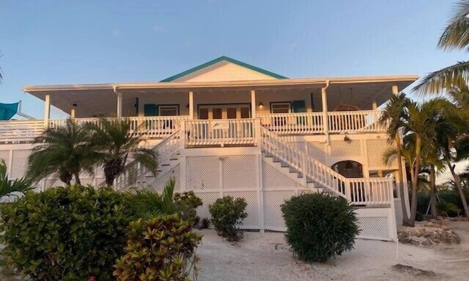 Hope Town Villa | Donald Seas - Seaside Retreat with Breathtaking Views of White Sound & Dock
