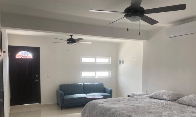 Colonia Adolfo Lopez Mateos Apartment | DONNA'S APARTMENT LOCATED 7 BLOCKS FROM THE FERRY