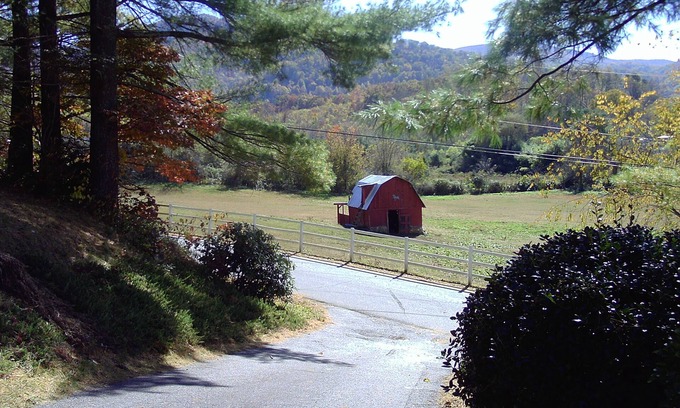 Waynesville Cottage | 'Dood's Ranch', cozy mountain cottage on horse farm in Waynesville!