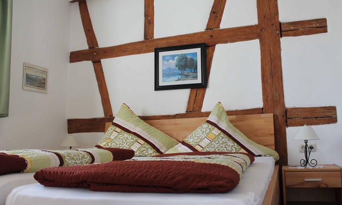 Bad Windsheim Cottage | Doppelzimmer 1 - Pension Pastoriushaus