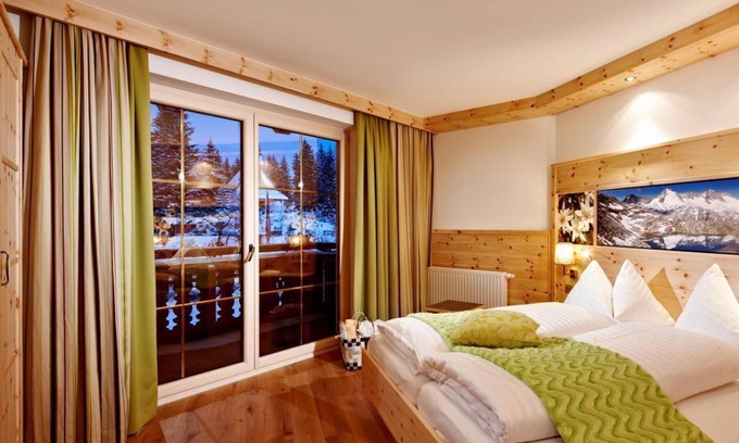 Konigsleiten Apartment | Doppelzimmer Arnika - Biohotel Castello Koenigsleiten