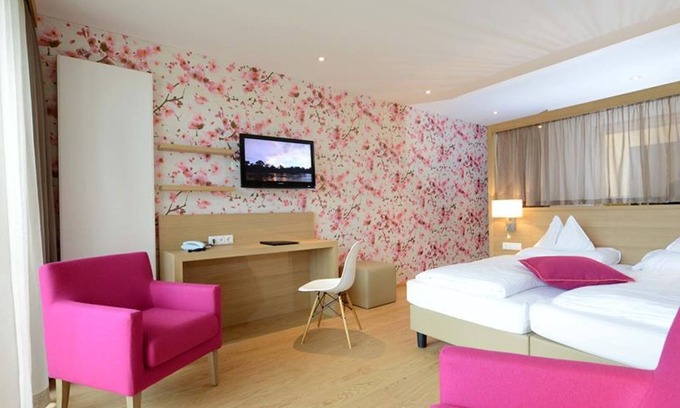 Seeboden House | Doppelzimmer Kirschblüte Frühstück - Hotel Moserhof