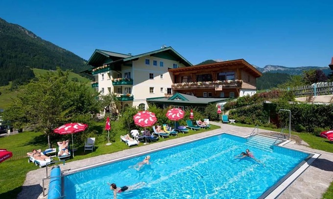 Sankt Martin am Tennengebirge House | Double room with shower, WC; East - Wohlfühlhotel Martinerhof