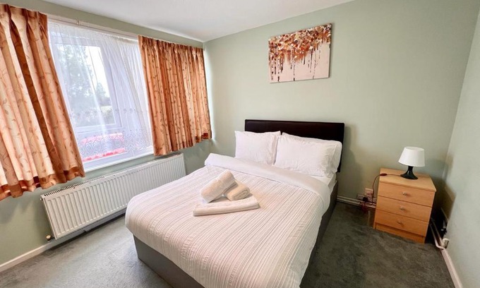 Pollards Hill Apartment | Double bedroom Apartment!