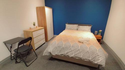 Eccles House | Double-Bedroom in the Heart of Eccles Manchester BH4 Perfect for Short Stays