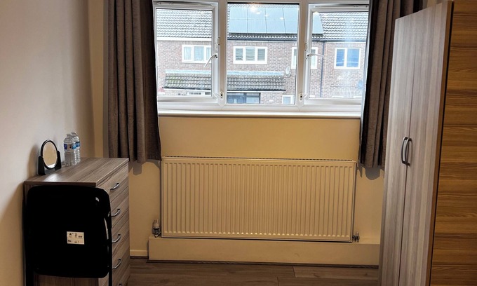 Perry Vale House | Double room, in clean, neat shared house.
