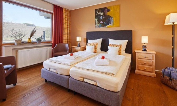 Meerfeld House | Double room "Maarblick Premium" shower/WC/balcony - NaturPurHotel Maarblick