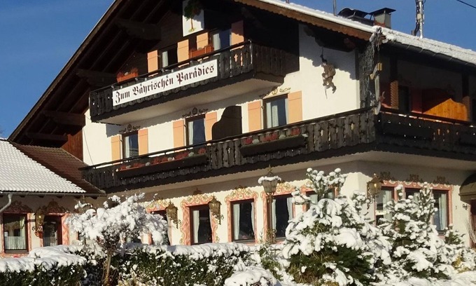 Saulgrub Hotel | Double Room with Bath - Landgasthof "Zum Bayrischen Paradies"