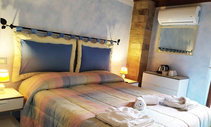 Formia Bed & Breakfast | Double Room With Private Bathroom and Breakfast on Request