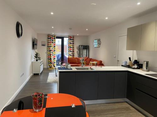 Woolwich Riverside House | Double room with shares bathroom