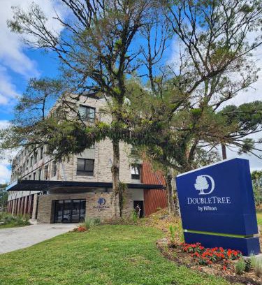 Vila Suzana Hotel | DoubleTree by Hilton Caracol