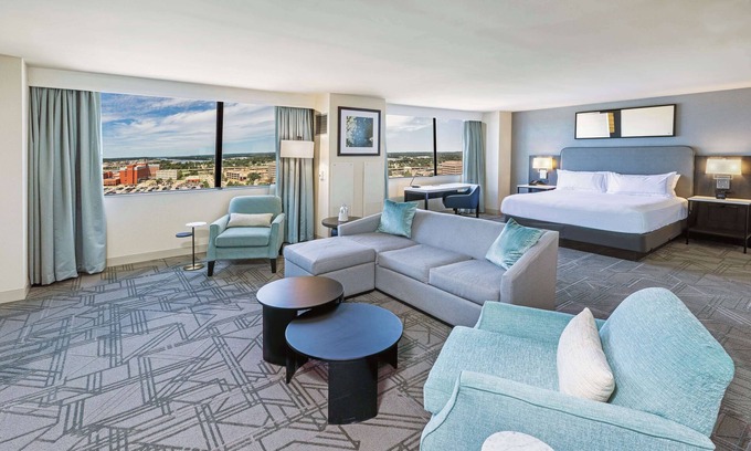 Downtown Tulsa Hotel | DoubleTree by Hilton Tulsa Downtown