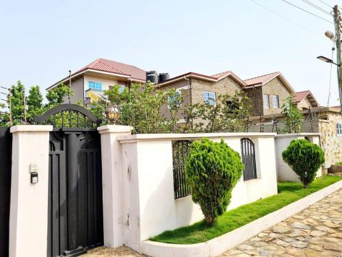 Adenta Apartment | Douglas Luxury Apartments-Wow Luxury 1Bed Apartmnt