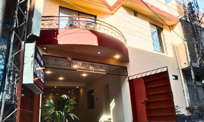 Lahore House | Dove Inn Hotel Muslim Town Branch