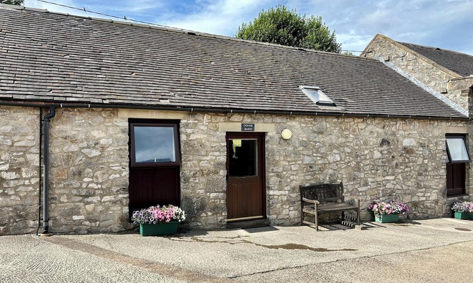 Newton Grange Cottage | DOVER BARN, family friendly, with a garden in Parwich