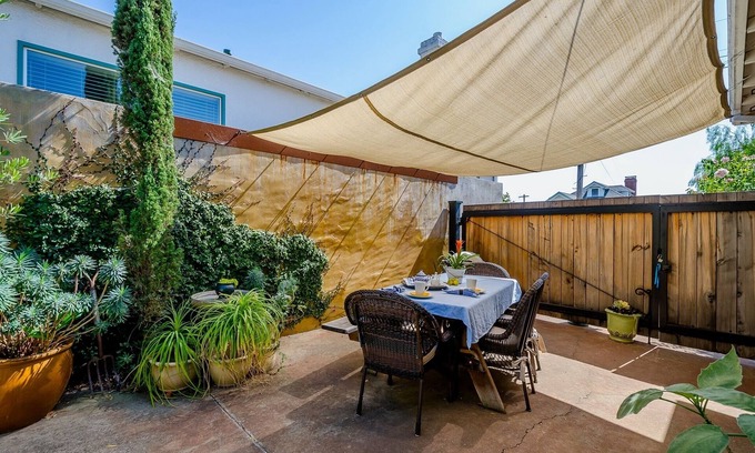 San Luis Obispo House | Downtown Charming Craftsman with Courtyard