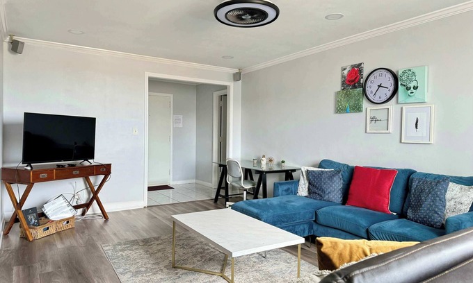 Downtown Atlanta Condo | Downtown City View Renovated 2 Beds Free Parking