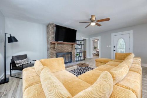 Columbus House | Downtown Family Retreat,15 mins to Fort Benning