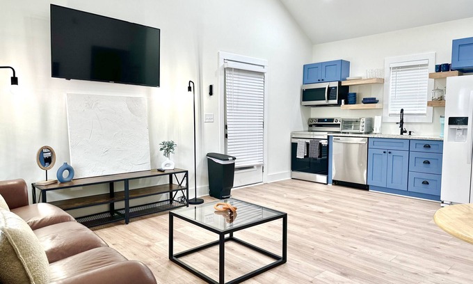 Conestee Cottage | Downtown Greenville White House