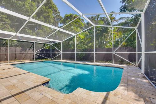 South Corals House | Downtown Retreat with Heated Pool & Backyard Patio