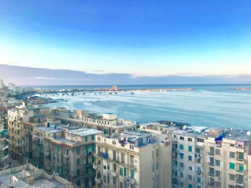 Al-Jumruk Apartment | Downtown Sea View Suites