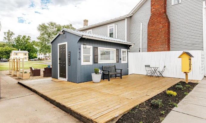 New Market House | Downtown Tiny Home near Shenandoah National Park