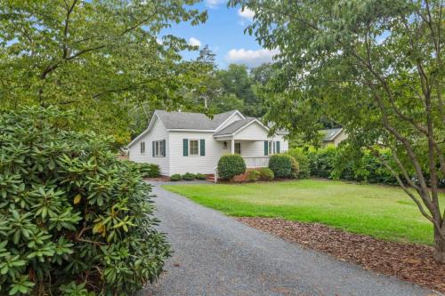 Old Town House | Downtown Village of Pinehurst 2BR 2BA