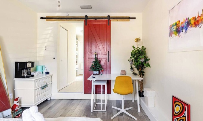 Colonialtown South House | Downtown Walkable WFH with free Washer and Dryer Private Bed & Bath