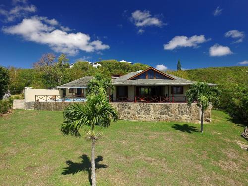 Spring Estate Villa | Dragonfly House