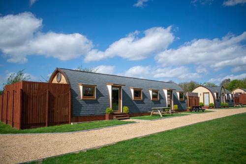 Thurton Hotel | Dragons Den