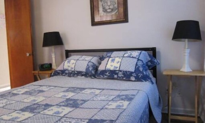 Toledo Apartment | Dragons Roost a cheerful 2 bedroom home in Toledo