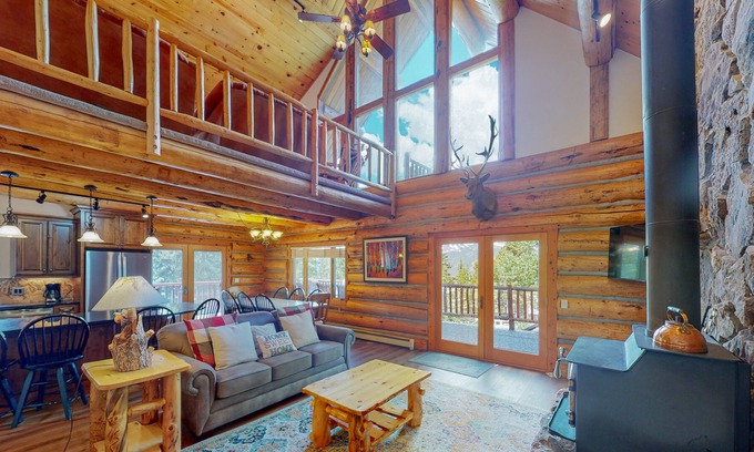 Baldy Mountain Cabin | Dramatic log home with beautiful Breckenridge views, hot tub, & fireplace