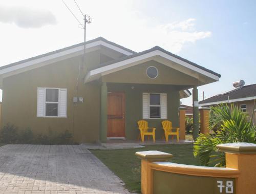 Mammee Bay House | Draxhall Counytry Club Stays