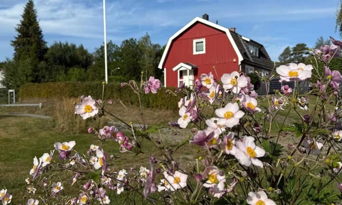 Holmsjo Villa | Dream home with lakeside plot