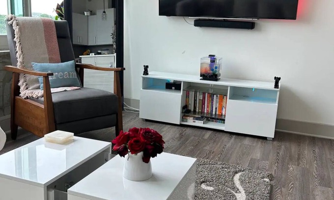 Peachtree Center Condo | Dream luxury condo in heart of Atlanta free parking