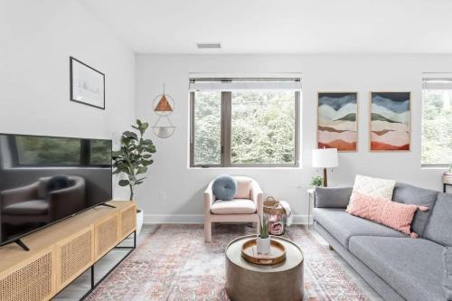 Meridian-Kessler Apartment | Dream Midtown 1BR in Meridian Kessler CozySuites