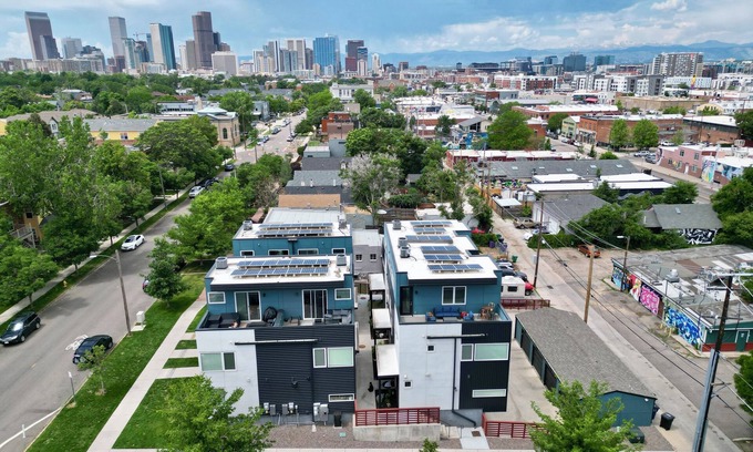 Curtis Park House | Dream Pad: 3BR Townhouse-heart of RiNo w/private garage - Sleeps 10!