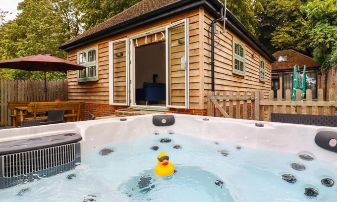 Bromley Common and Keston House | Dreamwood Lodge