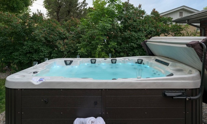 Alta Vista Area House | Dreamy Hideaway | Hot Tub | Gaming Nook