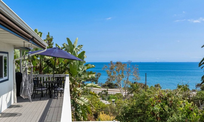 Summerland Apartment | Driftwood Club - Oceanviews, BBQ, Pet Friendly