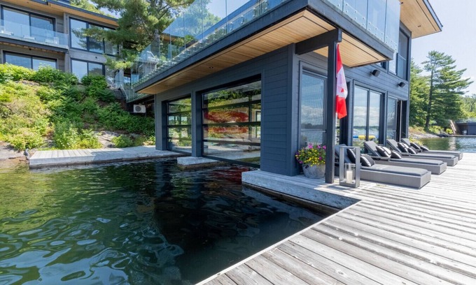Muskoka Lakes House | Driftwood - Modern Muskoka Luxury on Lake Joseph