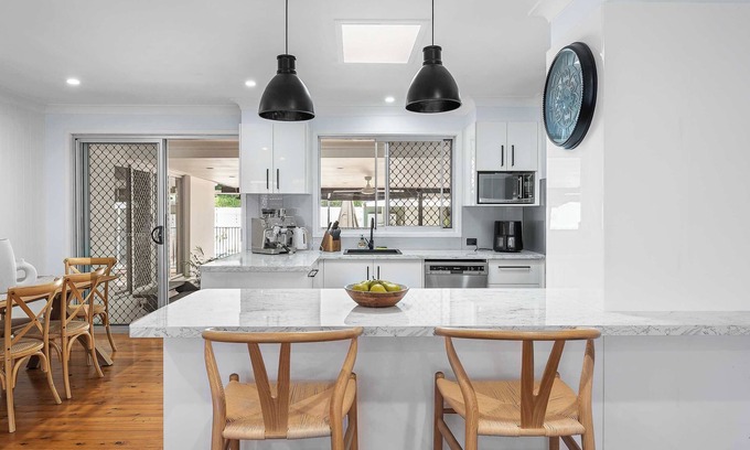 Currumbin Waters House | Drumfish Summary: Wel