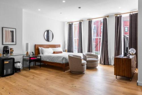Bangor Apartment | DTWN Historic Hotel, West Market Square View, King Bed, Room # 200