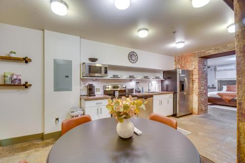 Downtown Knoxville Apartment | Dtwn Knoxville Studio Half-Mi to Market Square!