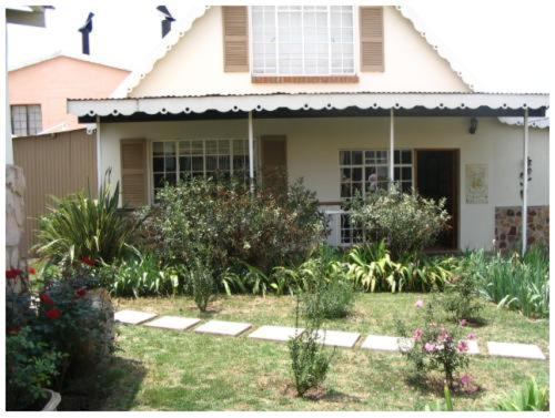 Dullstroom Apartment | Dullstroom Artist Cottages